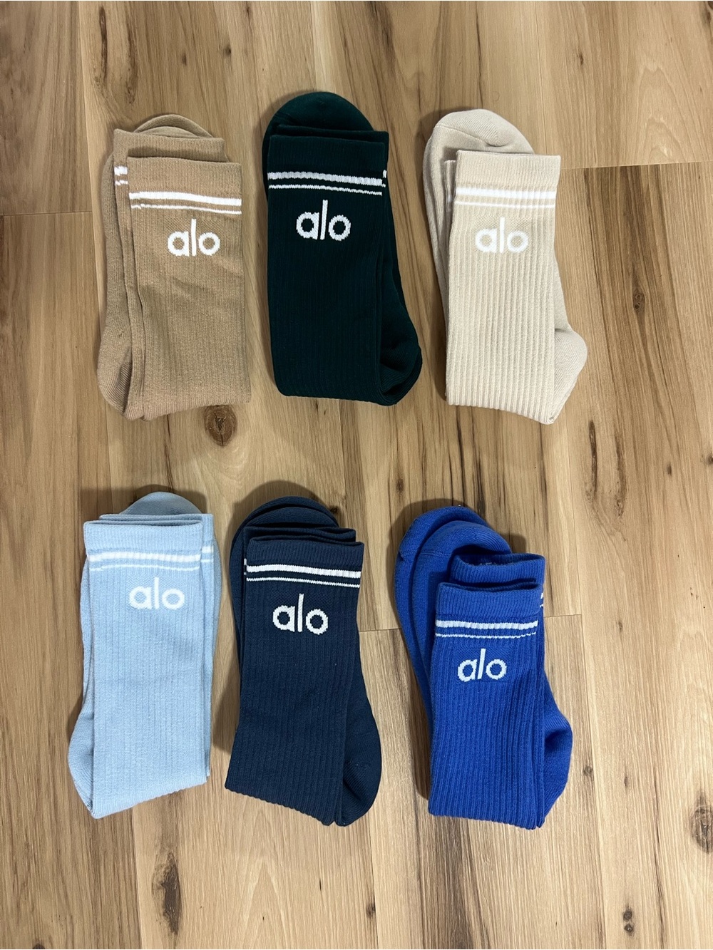 NWOT ALO Yoga Bundle of 6 Unisex Throwback Sock - Crew Size Large AUTHENTIC